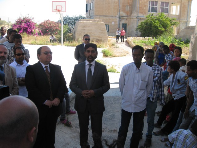 Hon. Manuel Mallia u Laiq Ahmed Atif